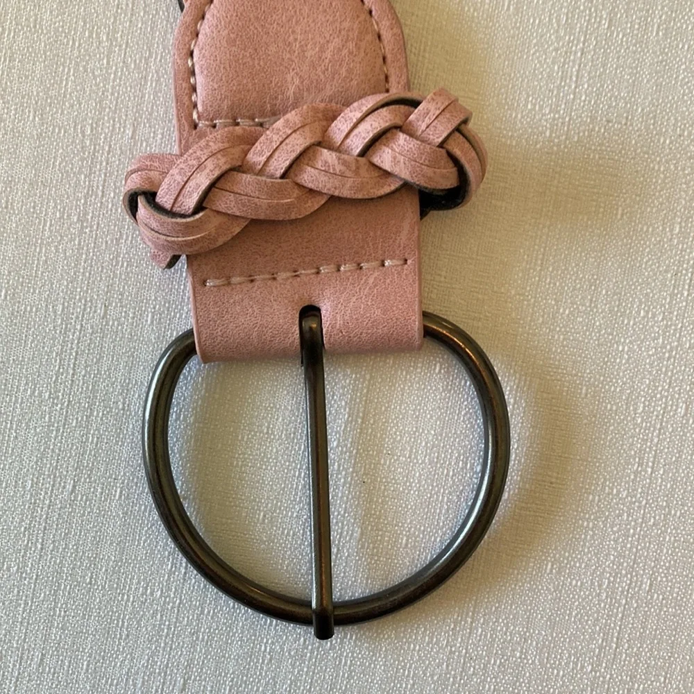 Woven‎ Pink Belt with Gunmetal Closure Size 6